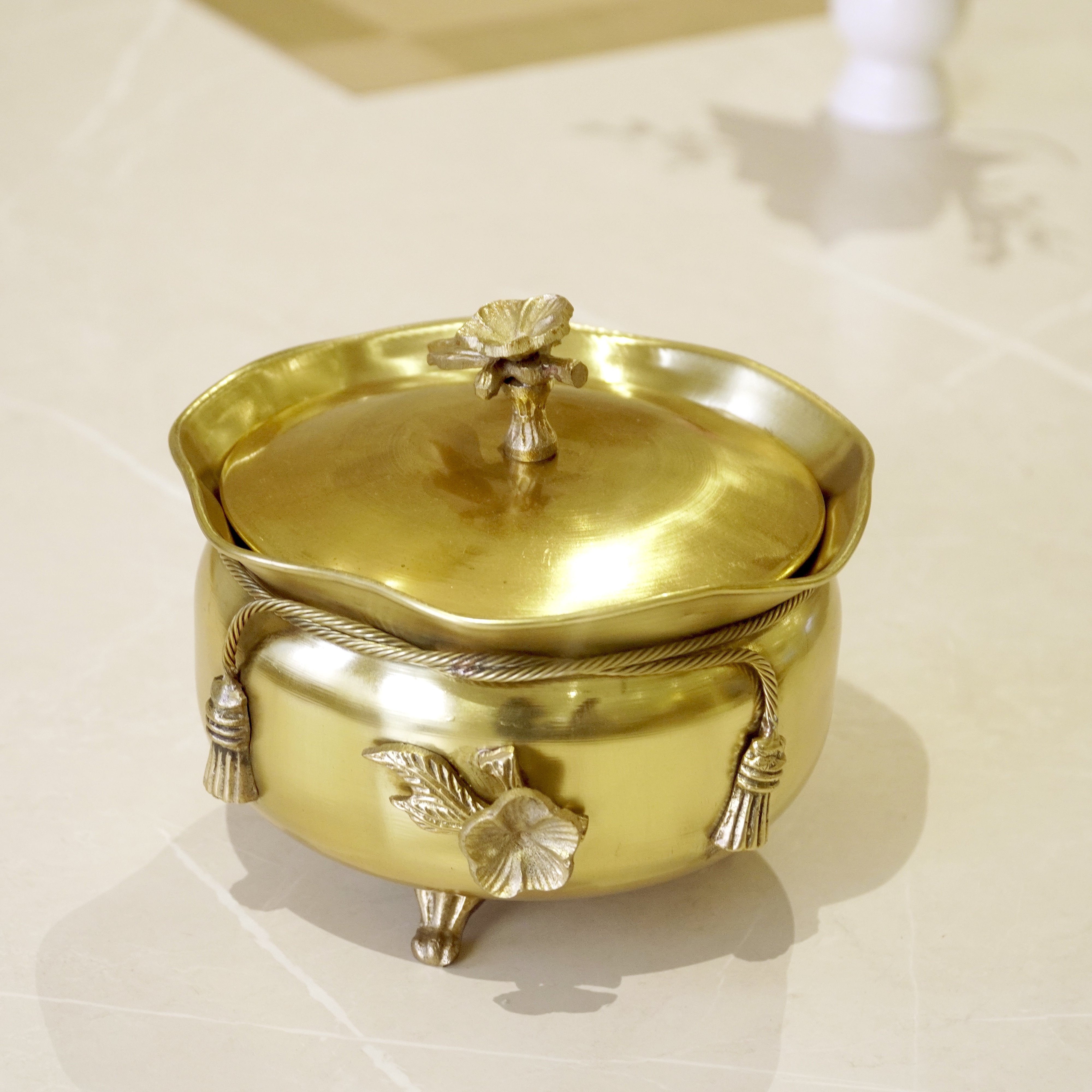 Brass Antique Tie Bowl with Lid