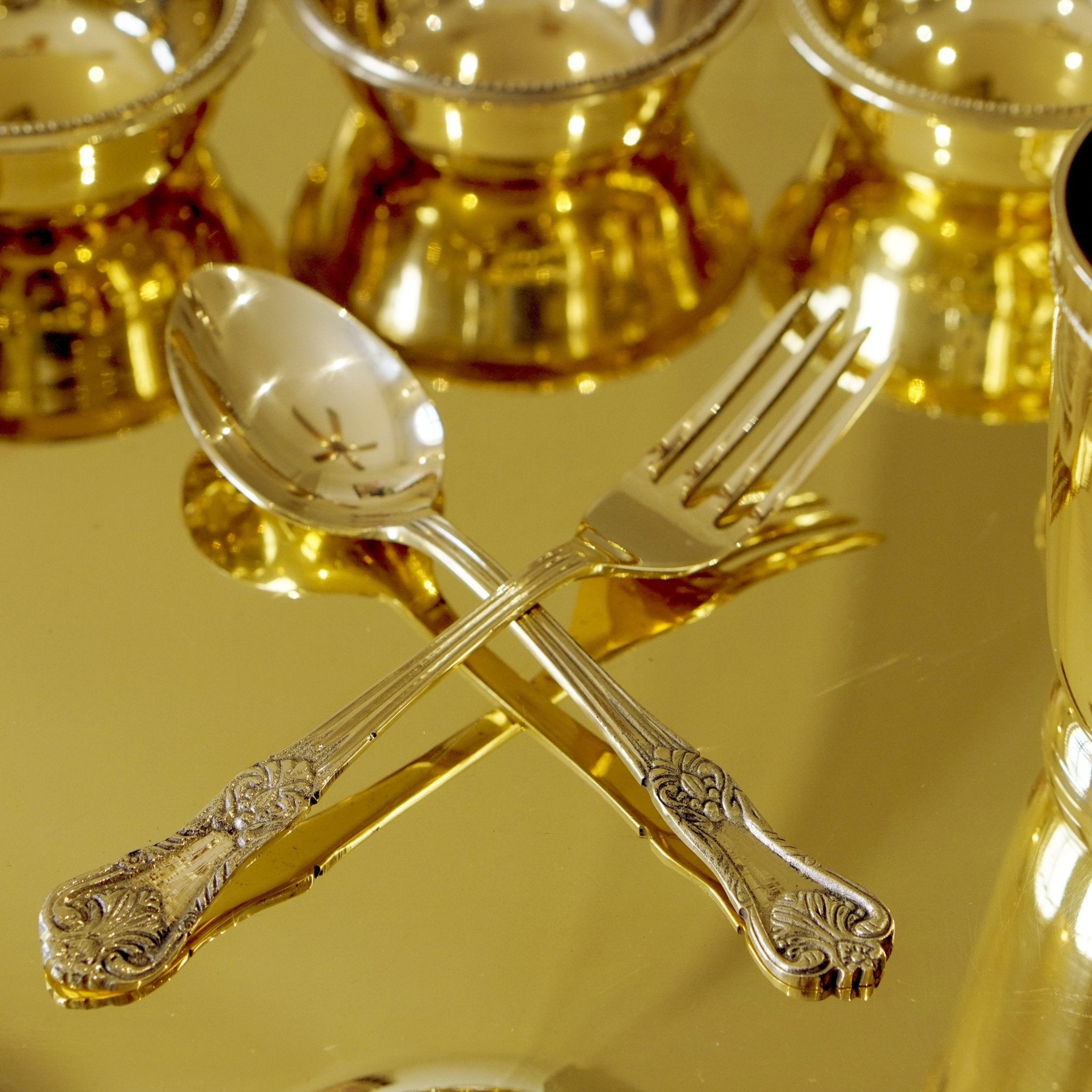 Brass apple dinner set - Brass Globe -