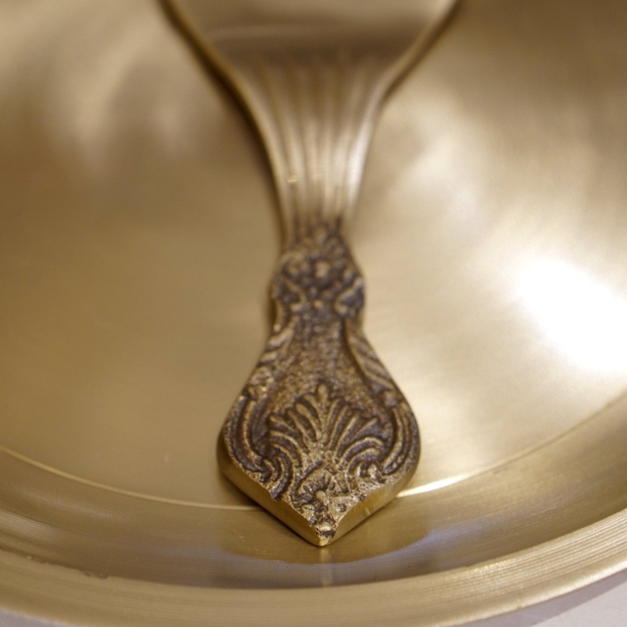 Bronze / Kansa Rice Plate with Rice Serving Spoon - Brass Globe -