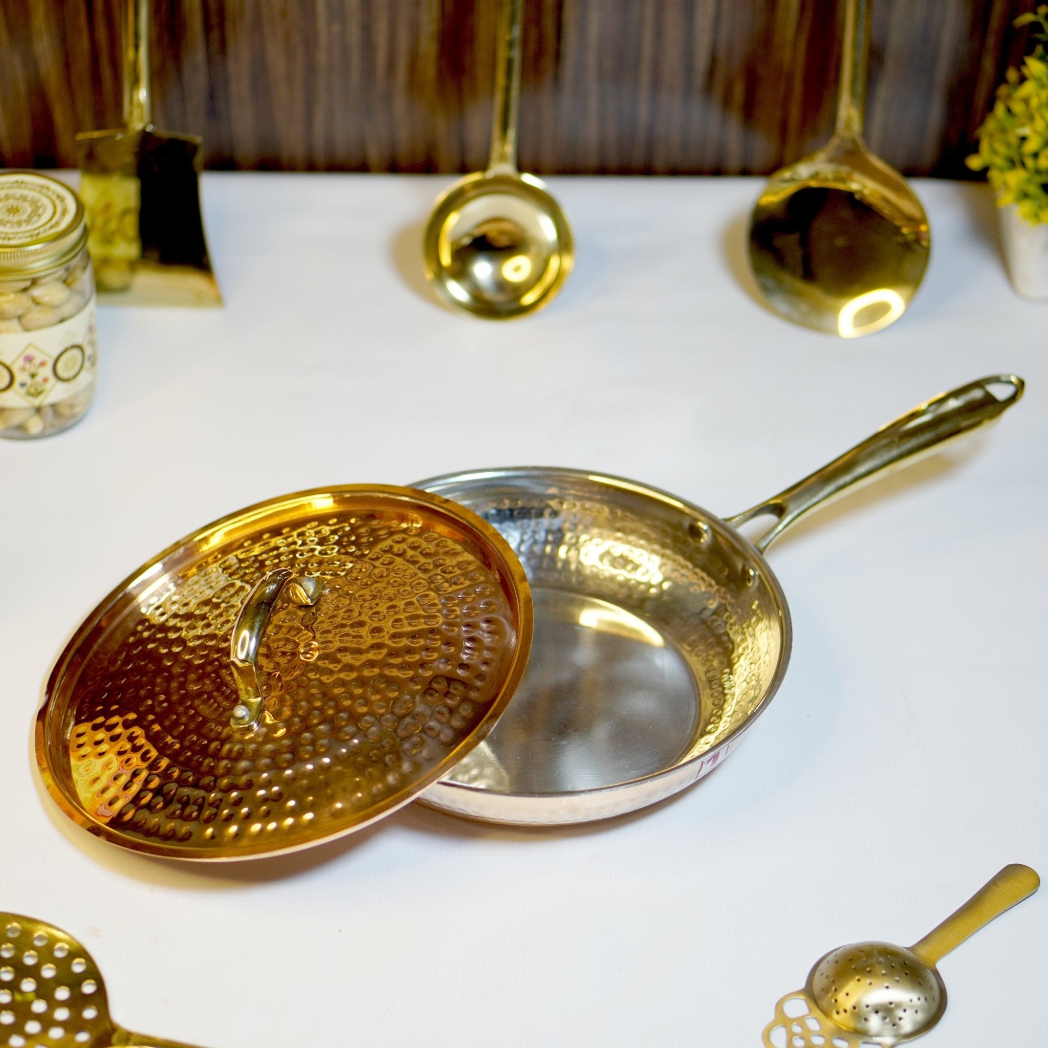 Copper frypan with lid (tincoated) - Brass Globe -