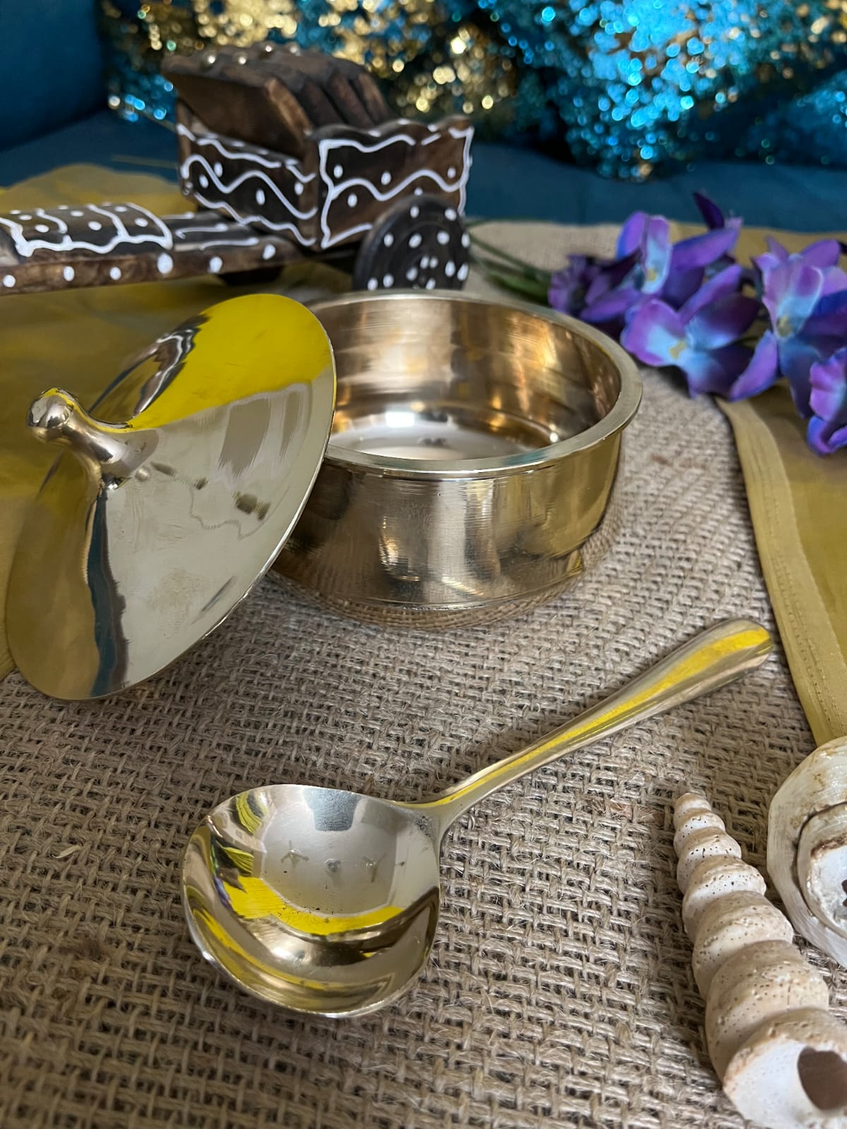 Kansa/Bronze Handi glossy finish - Brass Globe -