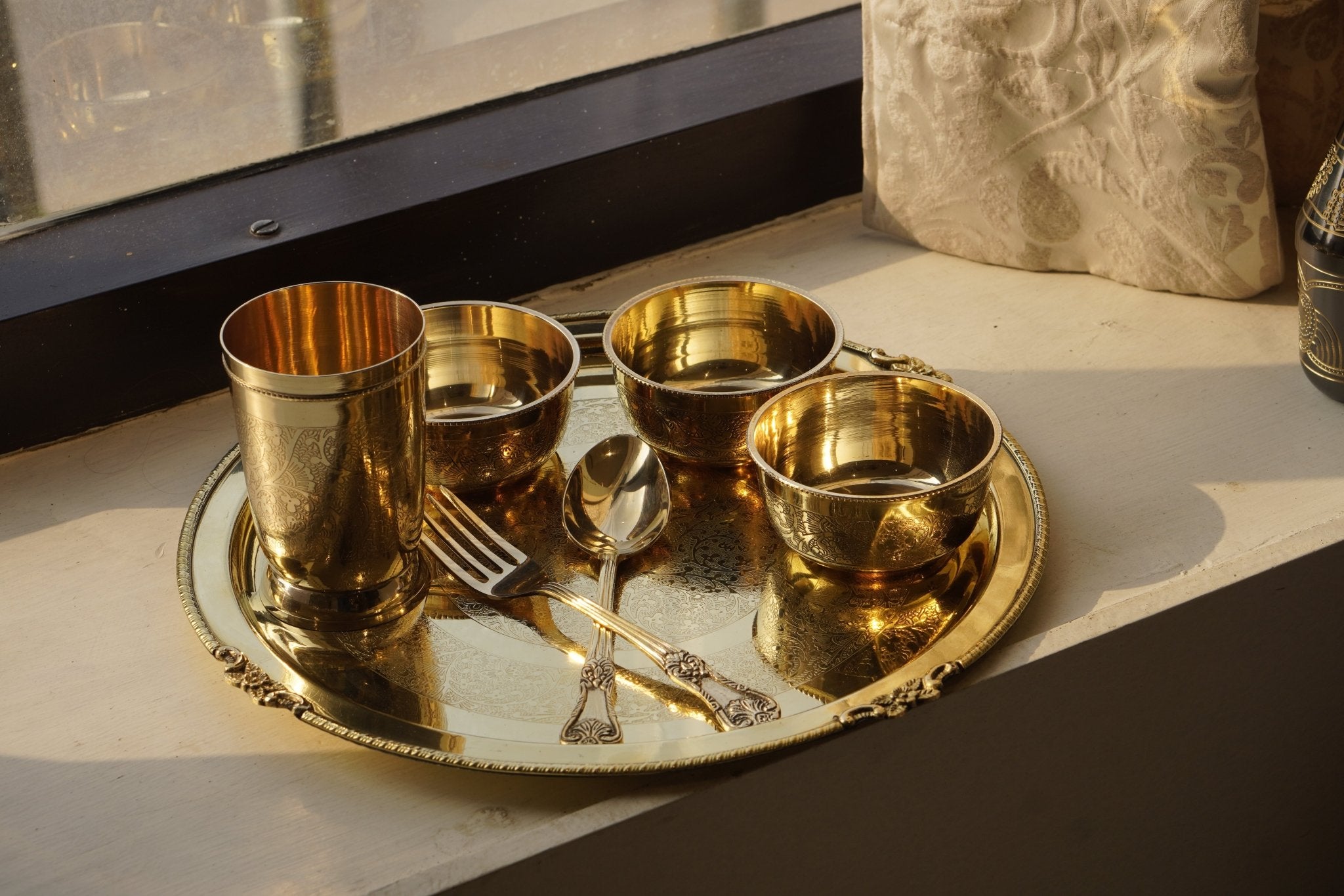 7 Pieces Brass Etched Dinner Set - Brass Globe - 