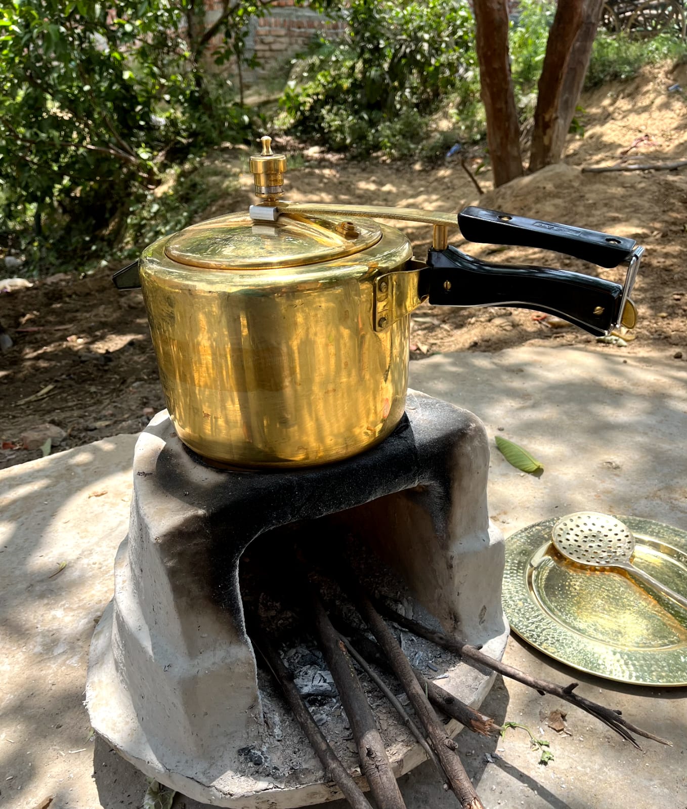 Brass Cooker with tincoated - Brass Globe -