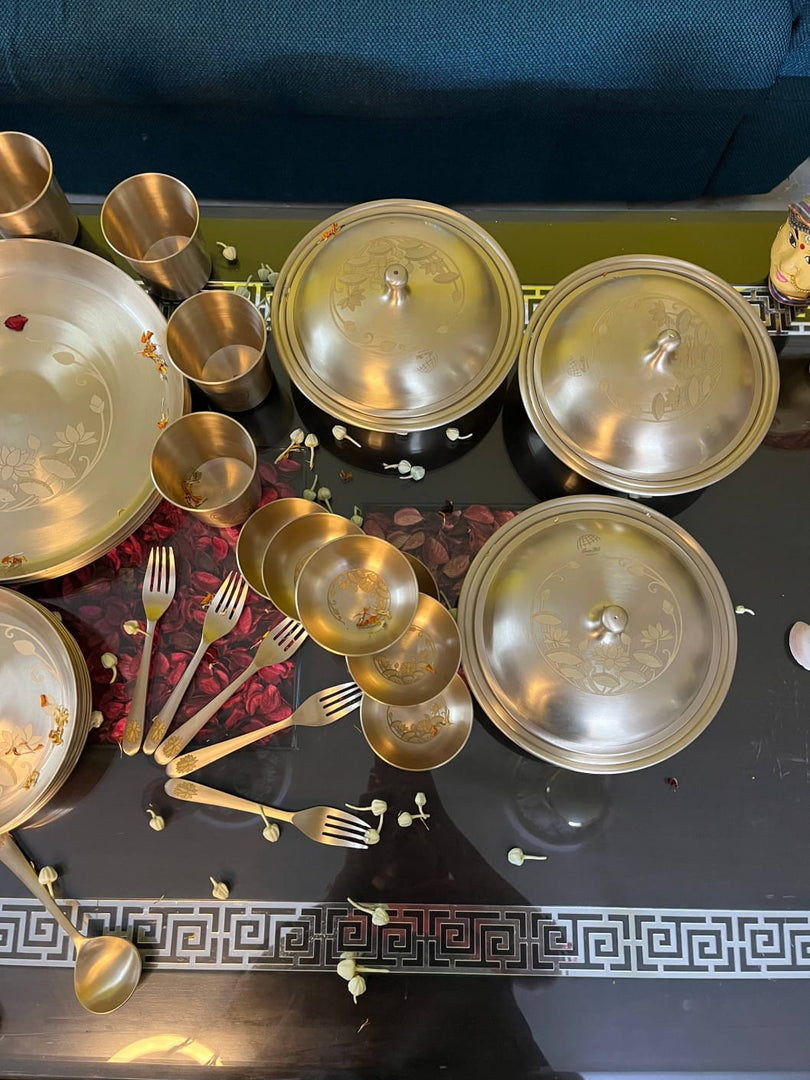 Indian Traditional Pure Brass Hammered Design 7 Pieces Dinner Set Gold